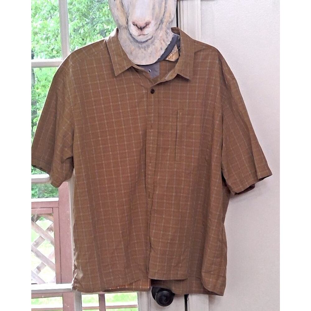 REI Button Up Shirt Men's XL Orange Short Sleeve Nylon Blend Plaid Zipper Pocket